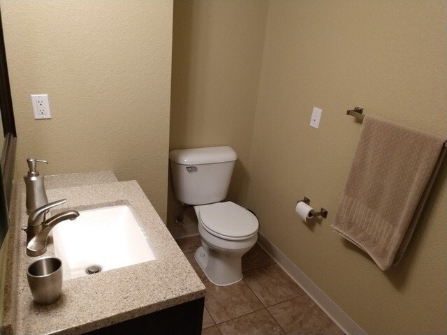 Building Photo - Large 3 Bed/ 2 Bath Townhome on West Side!