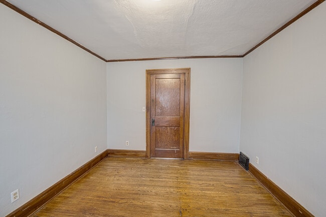 Building Photo - 814 22nd Ave