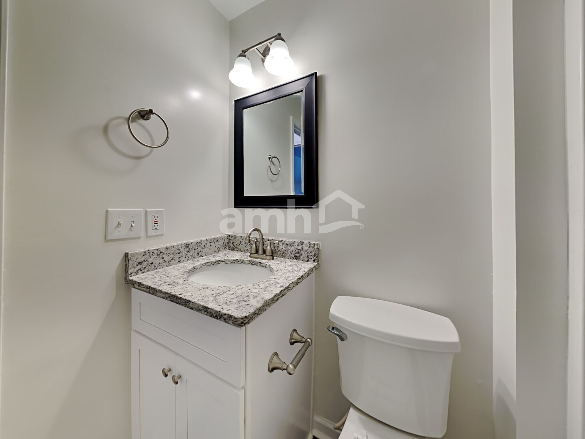 Building Photo - 144 Old Pond Cir