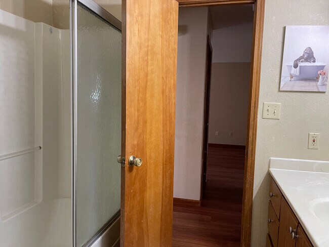 Building Photo - 8212 Spring Valley Rd