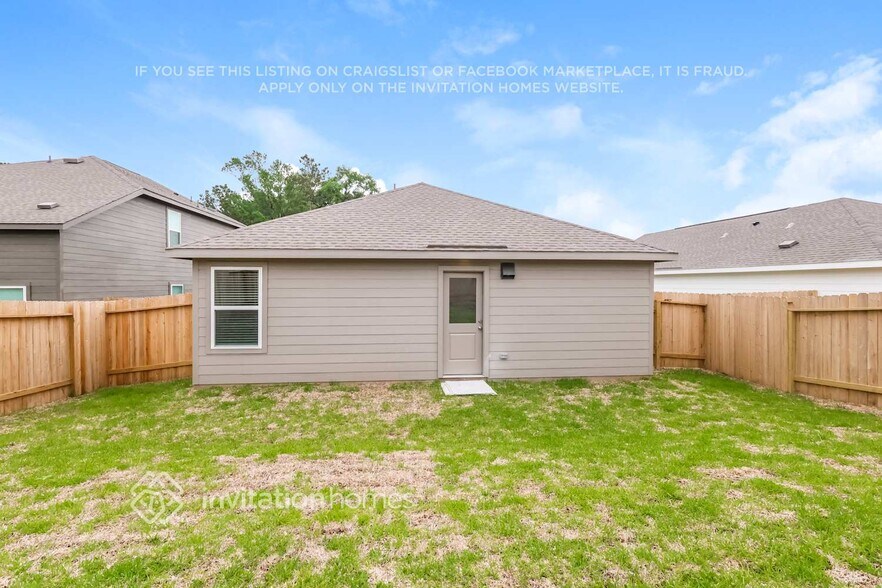 Building Photo - 15215 Abella Dr