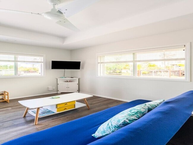 Building Photo - Fully Furnished Studio in Hawaiian Paradise Park