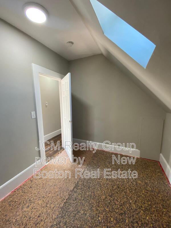 Building Photo - 65 Shepard St