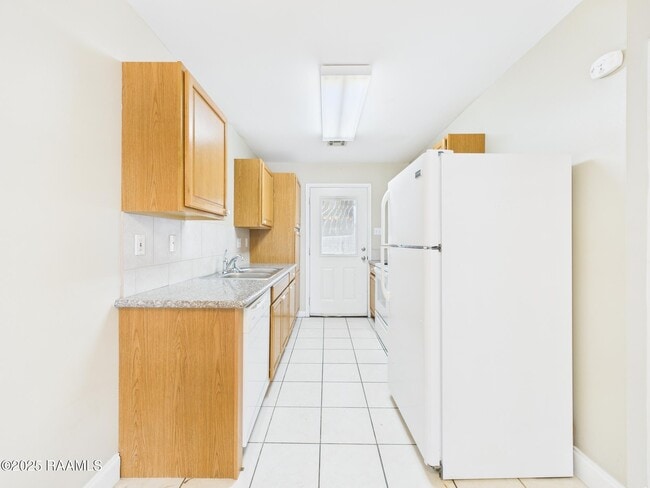 Building Photo - 200 S St Jean St