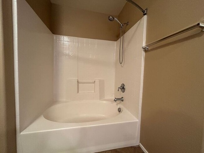 Building Photo - 2251 S Ponderosa Dr