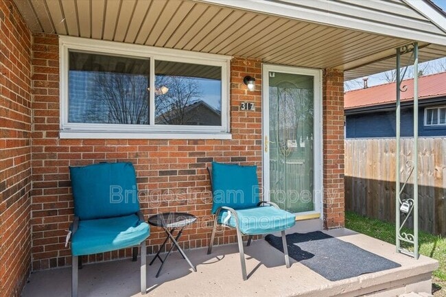 Building Photo - 317 Hypathia Ave