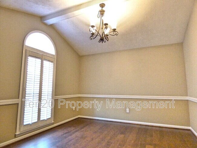 Building Photo - 2723 Summerfield Pl