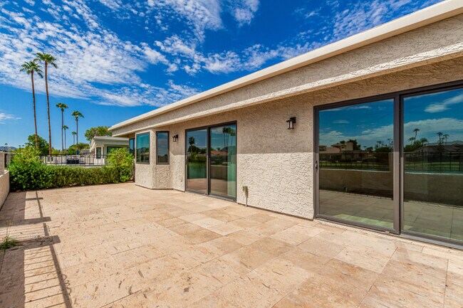 Building Photo - 8175 E Del Cuarzo Dr