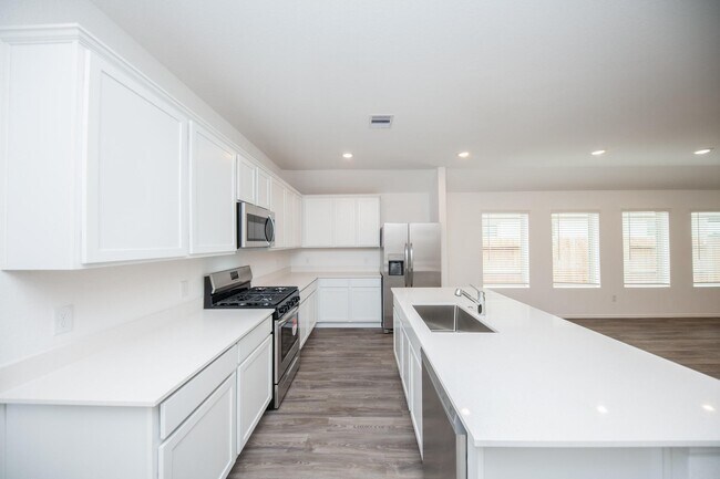 Building Photo - 7406 Bartoncliff Dr