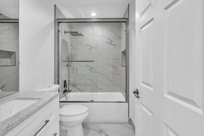 Building Photo - 4945 Fulton St