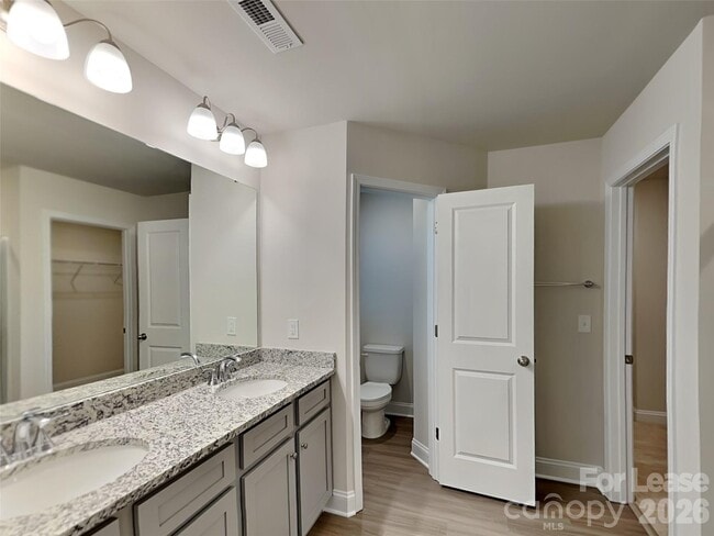 Building Photo - 115 Queenshall Rd