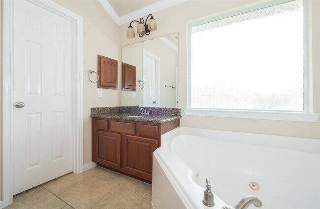 Building Photo - 26114 Sandersgate Ln