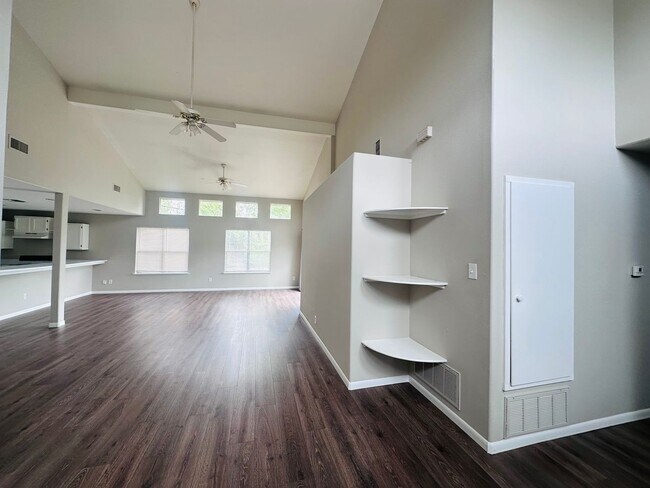 Building Photo - For Lease 3 Bed | 2 Bath | Open Concept | Vaulted Ceilings | 2-Car Garage| Corpus Christi