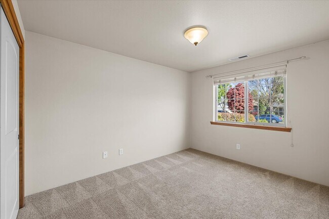 Building Photo - 1041 Compton Way