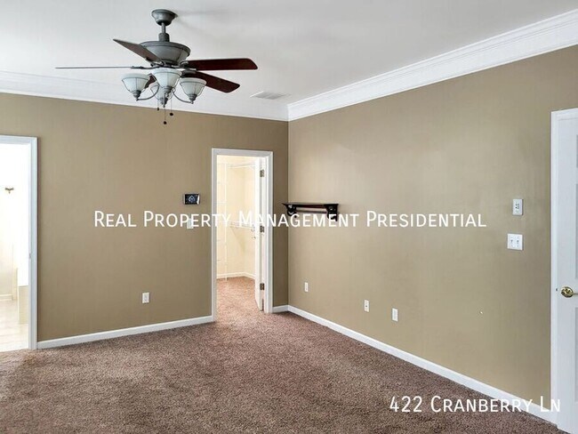 Building Photo - 422 Cranberry Ln