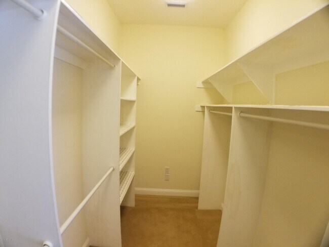 Building Photo - 2580 Heather Oaks Ct