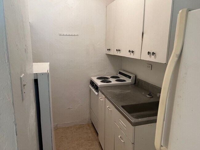 Building Photo - 873 Campus Cir