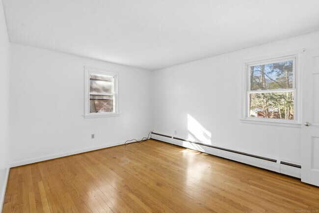 Building Photo - 8 Cherryfield Dr