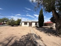 Building Photo - 2 Bedroom Single Story Home Available Near San Mateo Blvd NE & Constitution Ave NE!