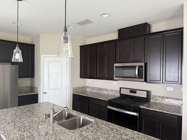 Building Photo - 88 Wilgrove Pl