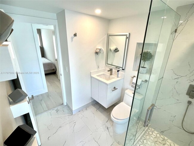 Building Photo - 2424 Tortugas Ln