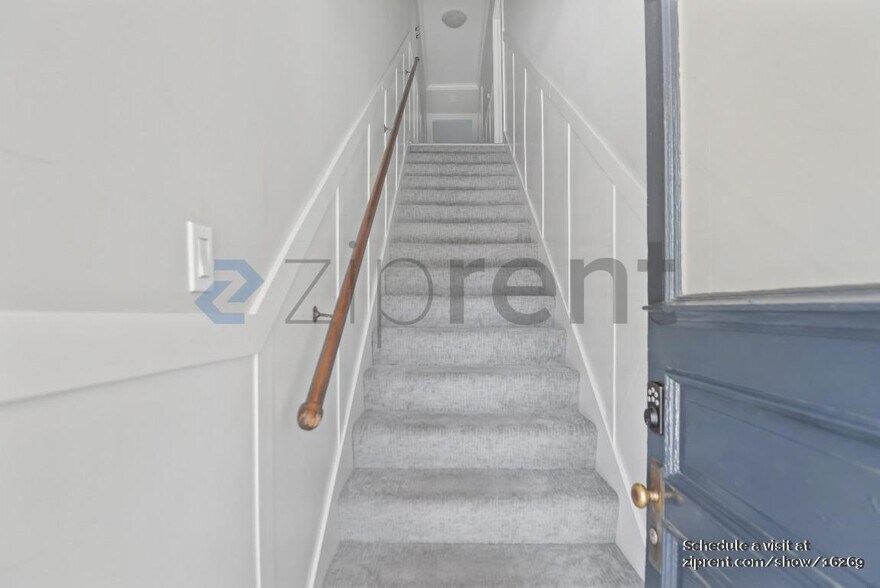 Building Photo - 212 Emerson St