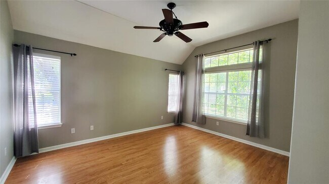 Building Photo - 201 Rio Vista Dr