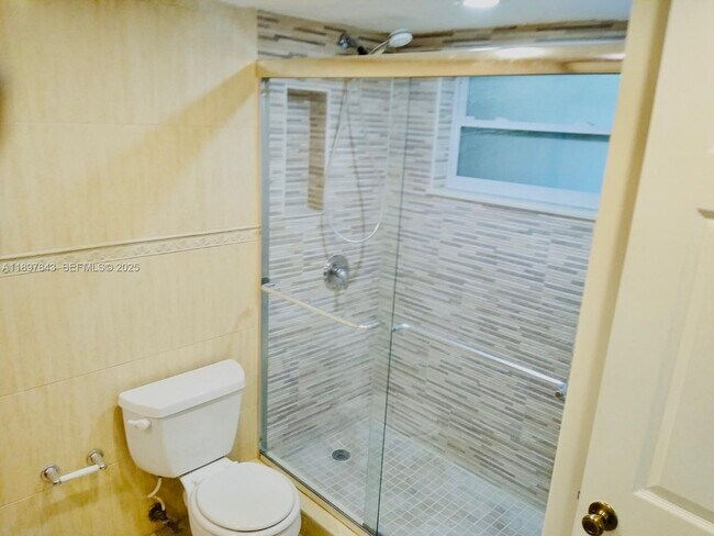 Building Photo - 7410 SW 82nd St