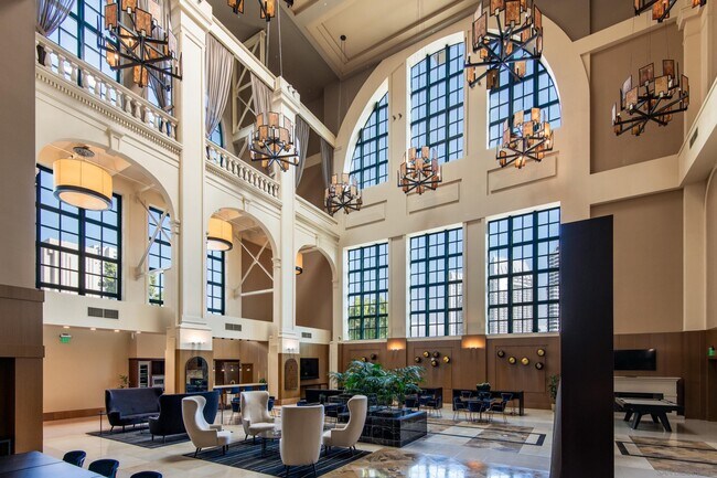 Building Photo - 700 W E St