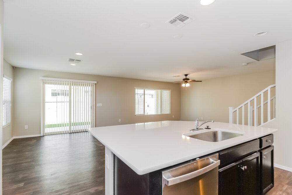 Building Photo - 825 S Swallow Ln