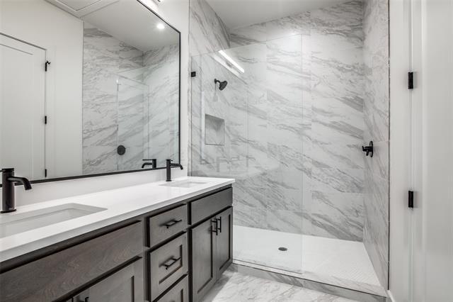 Building Photo - 2143 Mail Ave