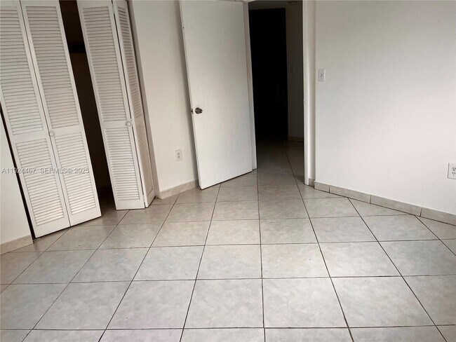 Building Photo - 181 NW 47th Ave