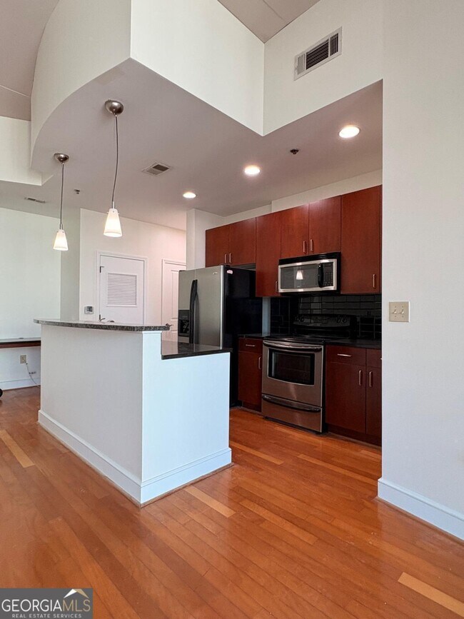 Building Photo - 44 Peachtree Pl NE