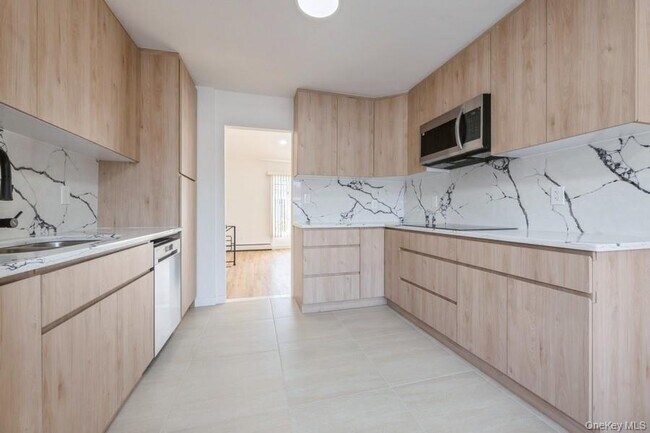 Building Photo - 482 Harbor Dr