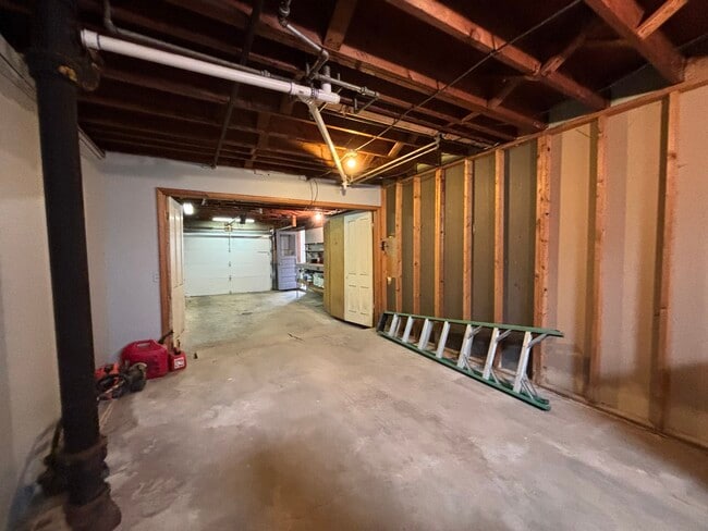 Building Photo - 2208 Stieg Rd