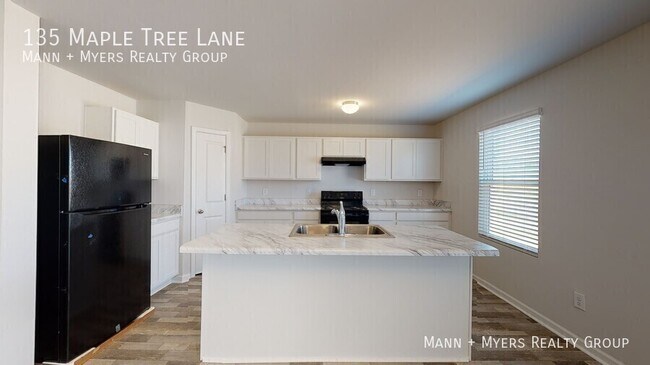 Building Photo - 135 Maple Tree Ln