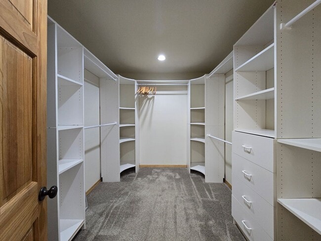 Building Photo - 4 Alma Ct