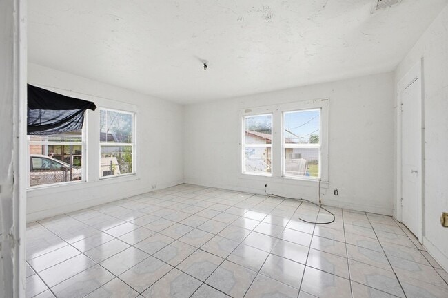 Building Photo - 2634 Emmett St