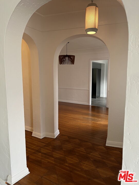 Building Photo - 1045 S Crescent Heights Blvd