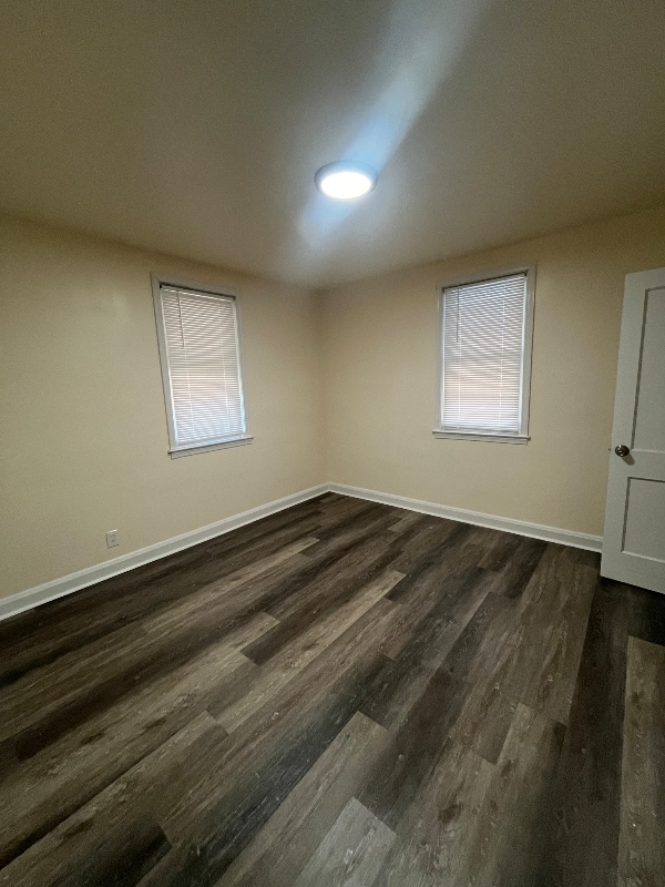 Building Photo - 2102 Parksley Ave
