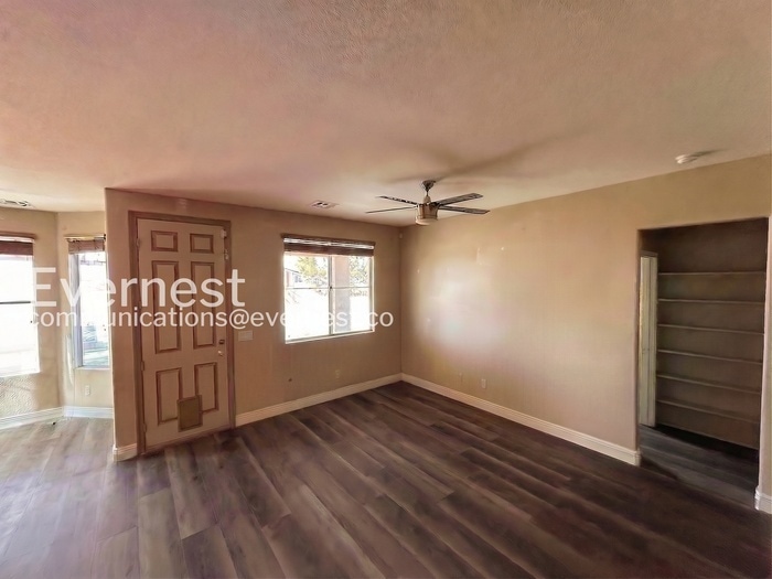 Building Photo - 2701 Old Bear Canyon St