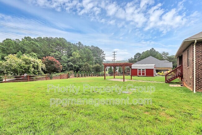 Building Photo - 141 Tall Fern Lp