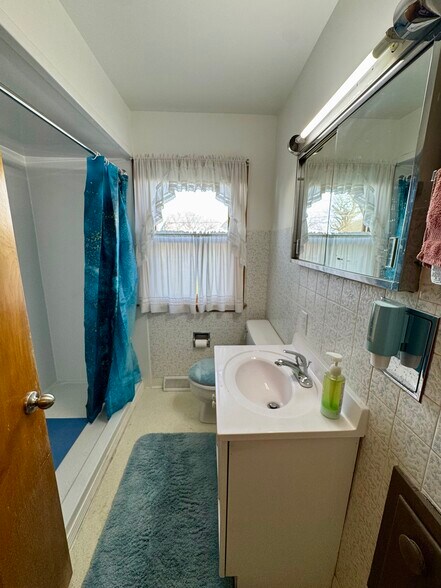 Building Photo - 317 2nd Ave