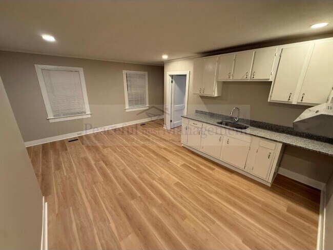 Building Photo - 5431 Buena Vista Rd