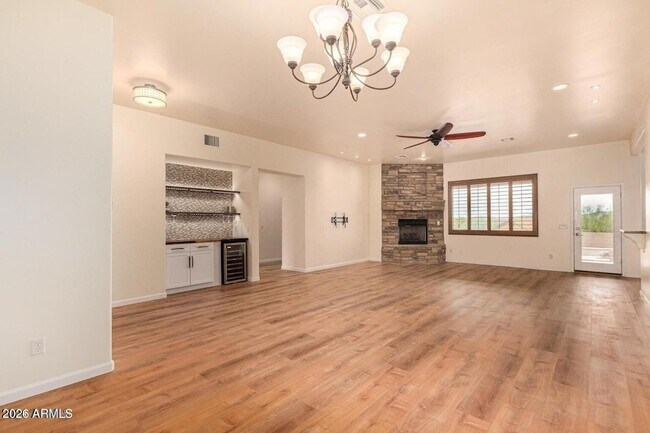 Building Photo - 1415 W Lavitt Ln