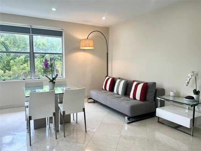 Building Photo - 900 Jefferson Ave