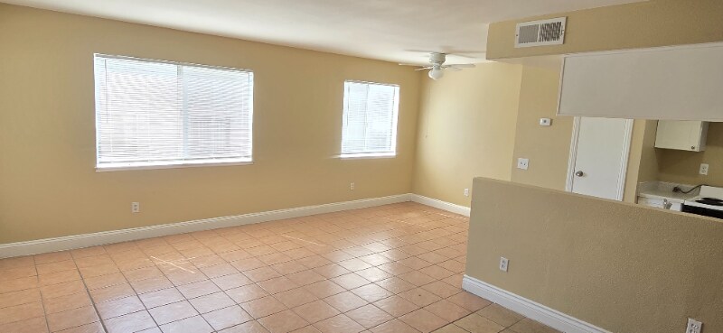 Building Photo - 3446 Rainbow Ln