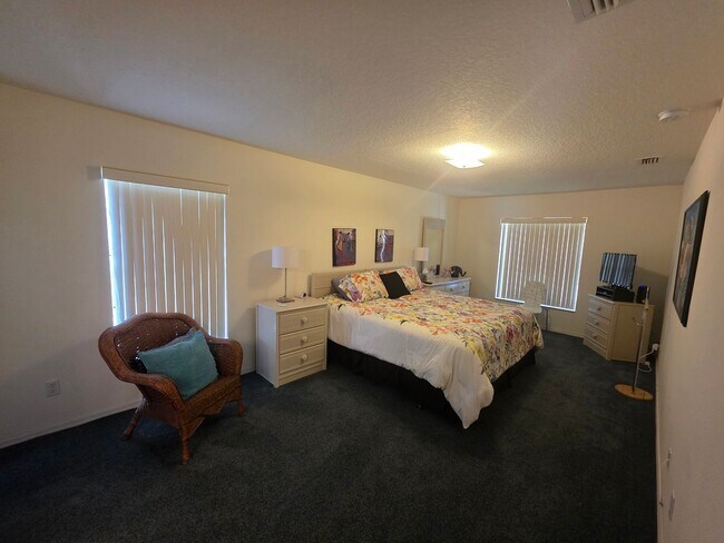 Building Photo - 982 N Foxrun Terrace