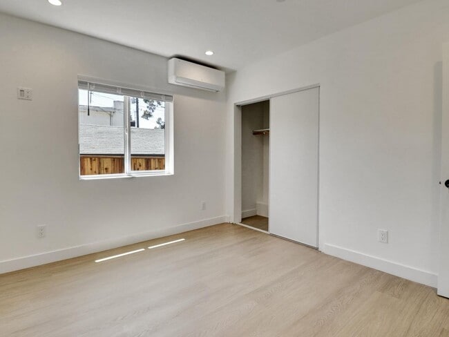 Building Photo - 644 Pier Ave