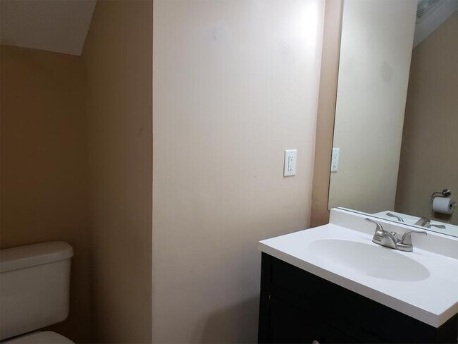 Building Photo - 1088 Sunstar Dr